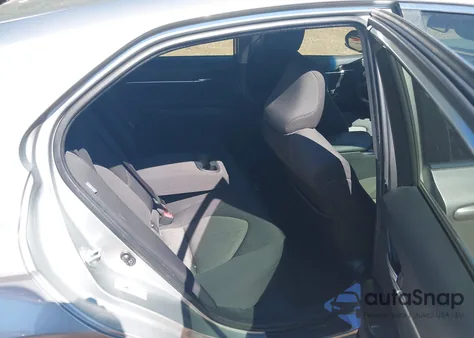 2018 Toyota Camry Le z USA, uszkodzony, nr VIN JTNB11HK2J3029531